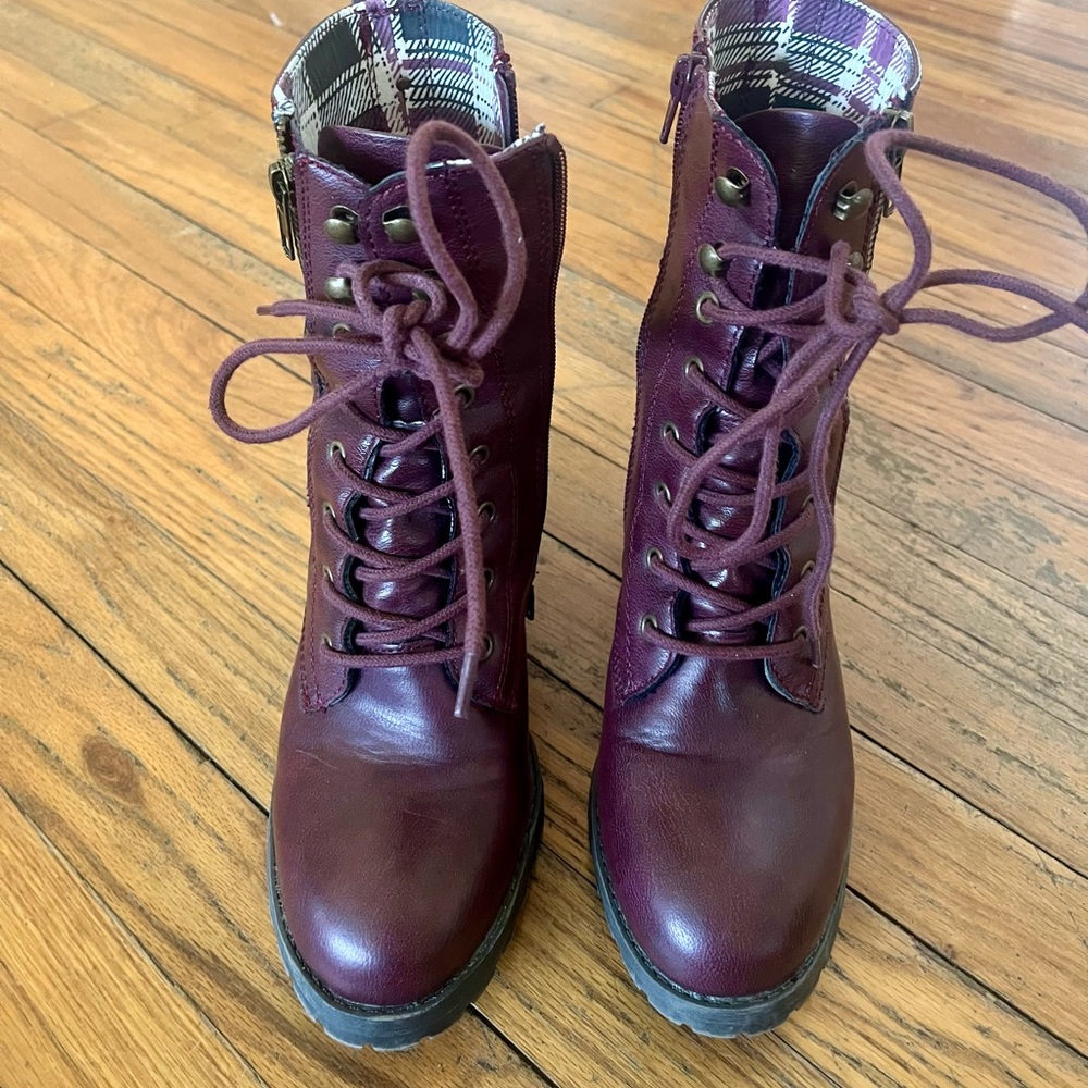 Lace up boots